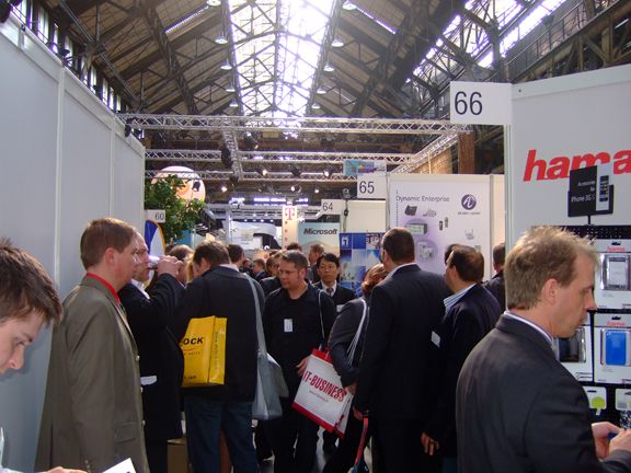 Dichtes Gedränge zwischen den Ständen - mit IT-BUSINESS an der Seite kein Problem (Archiv: Vogel Business Media)