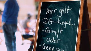 Wenn Unternehmen unter den Folgen der Corona-Beschränkungen leiden, beispielsweise durch die 2G-Zugangsbeschränkung, können sie auf staatliche Unterstützung durch die Überbrückungshilfe III plus hoffen. (gemeinfrei)