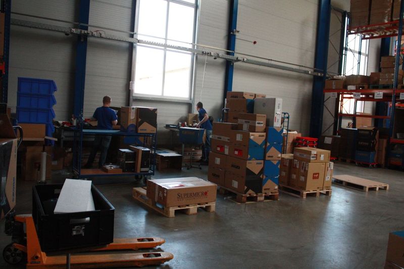 Hier wird die Ware zum Versenden eingepackt. (IT-BUSINESS/Sarah Maier)