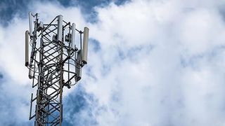 Die Erreichung der Pariser Klimaziele wird durch den 5G-Ausbau weiter erschwert. (© May_Chanikran – stock.adobe.com)