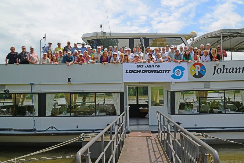 Mit einer Schiffsreise für die Hanauer Mitarbeiter startete Lach Diamant seine Feierlichkeiten zum 90-jährigen Bestehen des Unternehmens. (Bild: Lach Diamant)