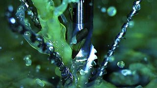 Bild 1: Beim Gewindebohren entsteht das Gewinde in einem Durchgang. (Bild: YG-1)