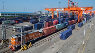 Eisenbahntransport vom Zentralchinesischen Chengdu nach Deutschland. Die Bundesregierung hatte den Auftrag an das Freight-Forwarding-Team von Geodis in Deutschland vergeben. (Geodis)