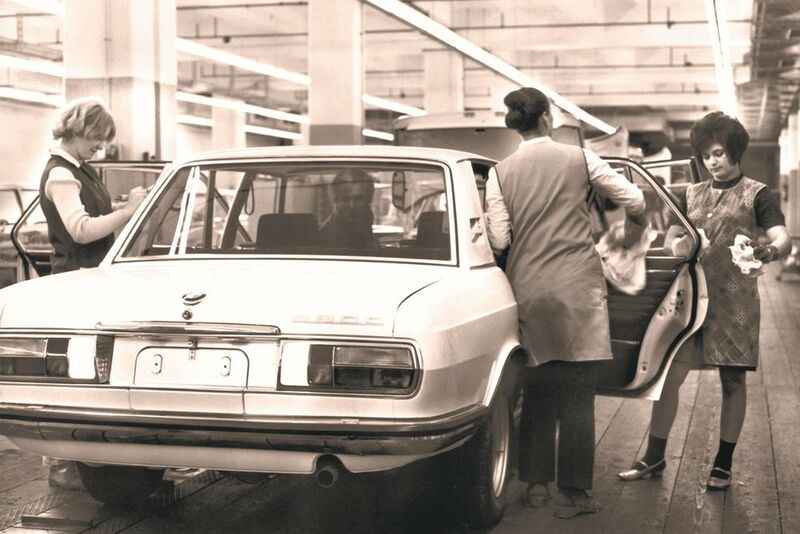 BMW 2500, Produktion in München, 1970. (BMW)