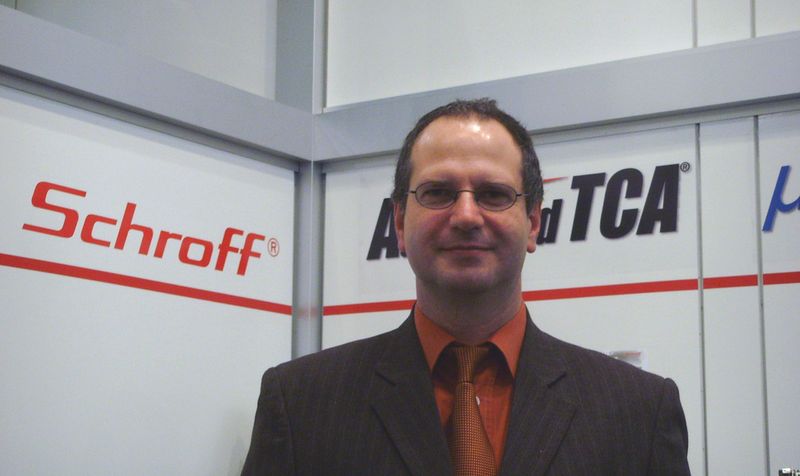 Jürgen Brunner, Schroff: „Im vergangenen Jahr haben sich viele Fachbesucher auf der Embedded-Messe nach AdvancedTCA-Systemen erkundigt. Dieses Jahr stehen bereits konkrete Projekte im Vordergrund. Wir bieten mit unserem erweiterten Portfolio eine Reihe von Lösungen.“ (Archiv: Vogel Business Media)