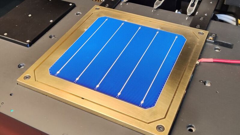 Heterohalbleiter einer Solarzelle, begutachtet an der Universität von New South Wales.