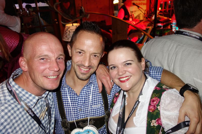 (v. l.) Marc Wirtz, api, Sascha Bosen, Seagate, und Corinna Leisten, S&K. (Bild: IT-BUSINESS)