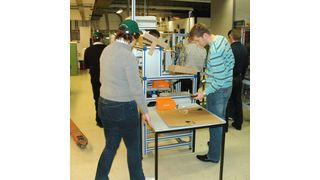 Definieren, Messen, Analysieren, Verbessern und Kontrollieren: Mit der DMAIC-Methode und Six-Sigma-Werkzeugen lassen sich Produktionsprozesse schnell optimieren und durch bessere Ressourcenausnutzung rentabler gestalten. Bild: Unruh (Archiv: Vogel Business Media)