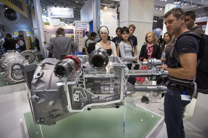 Logisitik & Lagermanagement: Die Getriebegehäuse von Mapal . (Bild: Messe Stuttgart)