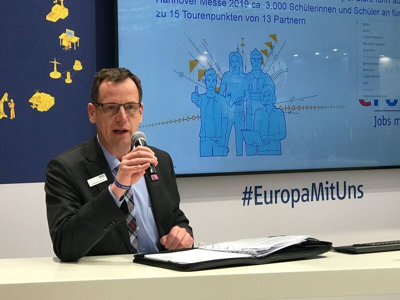 Gunther Koschnik, Geschäftsführer des Fachverbands Automation im ZVEI, präsentierte erstmals die Ergebnisse des Forschungsprojekts DC-Industrie.  (U. Drescher/konstruktionspraxis)