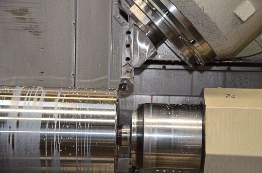 Mit Dove IQ Turn fertigt Wankmüller Bauteile für Großwellen und trägt 340 Kilogramm Material vom Rohling ab.(Bild:  Iscar)