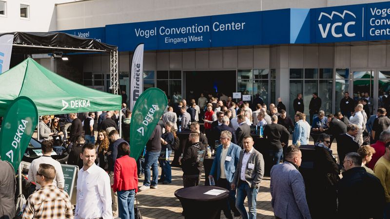 Die Aussteller und Aktionen der Außenfläche wurden an den beiden WKST-Tagen in insgesamt sechs Außenschalten vorgestellt und begleitet. (Bild: Stefan Bausewein)