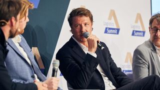 Richtete kürzlich auf dem Hamburger Logistics Summit einen Appell für mehr Klimaschutz und einen nachhaltigen Kunsttransport an die Teilnehmenden: Hasenkamp-Geschäftsführer Thomas Schneider. (Bild: Hasenkamp)