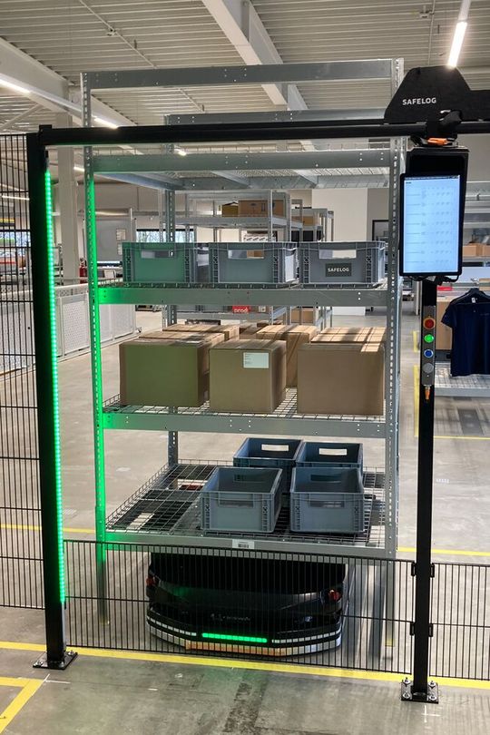 Auf der Logimat 2026 rückt Safelog das Thema Goods‑to‑Person in den Mittelpunkt des Messeauftritts. (Bild:  Safelog)