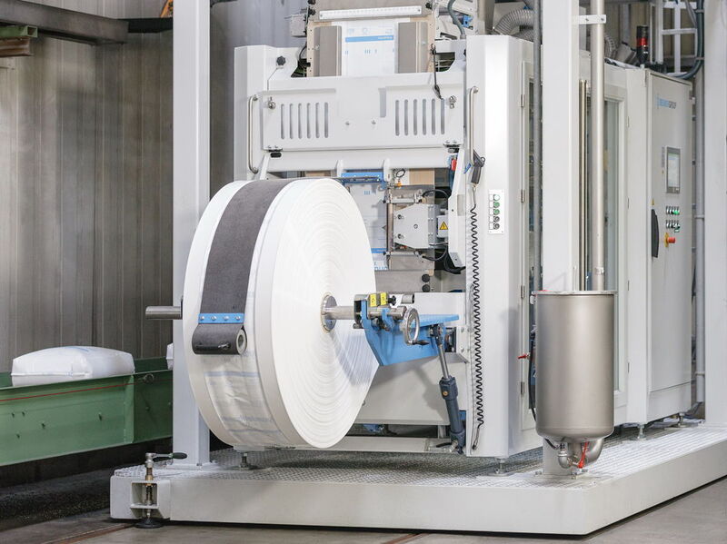BEUMER fillpac FFS: High throughput, availability and a compact design are key features of the system. (Beumer Group)