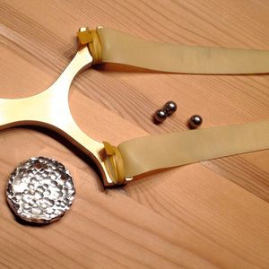 Bei der Kreisdeformationsmethode werden Kreise auf die Bänder gedruckt, aus deren Deformationsverhalten sich mit Hochgeschwindigkeitsaufnahmen die lokalen Dehnraten ermitteln lassen.