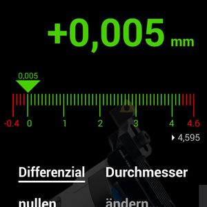 Die MicroKom BluFlex App von Komet zeigt die Eingabe von Durchmesser und Schieberstellung bei der Zerspanung an. Zudem warnt die App bei Überschreitung der Schieberendstellung.