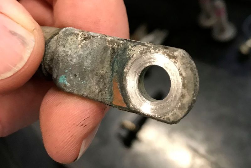 Hier kann der Strom wieder ungehindert fließen. (Bild: Holz / »kfz-betrieb«)