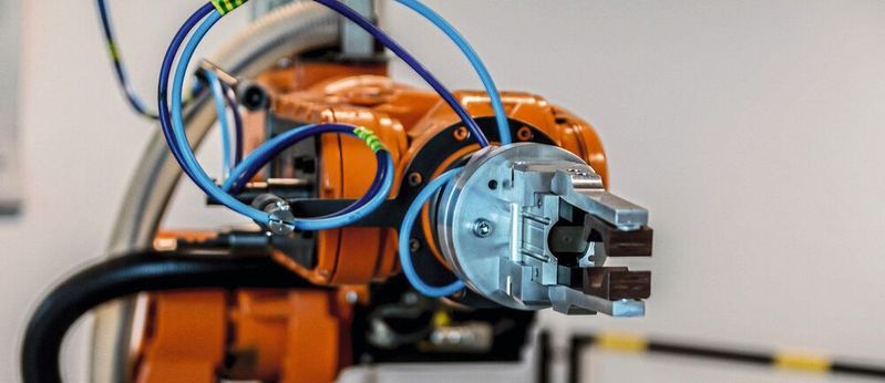 Single Pair Ethernet ist auf dem Vormarsch: Die neue Ethernet-Technologie wurde in den verganganen drei Jahren heiß und kontrovers diskutiert. Jetzt wird es Zeit für erste Anwendungen. Das SPE-Forum auf der electronica 2022 gibt einen Überblick zu Marktpotenzial, Anwendungen und erste Geräte. 16.11.2022 ab 10:00 Uhr in Halle B3, Stand 540. Single Pair Ethernet ist auf dem Vormarsch: Die neue Ethernet-Technologie wurde in den verganganen drei Jahren heiß und kontrovers diskutiert. Jetzt wird es Zeit für erste Anwendungen. Das SPE-Forum auf der electronica 2022 gibt einen Überblick zu Marktpotenzial, Anwendungen und erste Geräte. 16.11.2022 ab 10:00 Uhr in Halle B3, Stand 540.