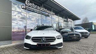 In Szene gesetzt: Gebrauchte Mercedes-Modelle im „Junge Sterne“-Center Peter in Nordhausen. (Bild: Grimm – VCG)