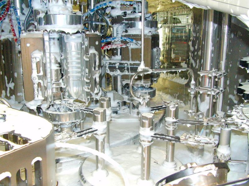Die Innenflächen des Aseptikgebläses ABF 1.2 können vor Beginn des Produktionszyklus mit Schaum gereinigt und mit VHP sterilisiert werden. (Gea)