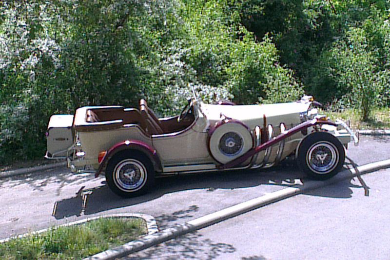 Ebenfalls im Rennen war dieser seltene Oldtimer, ein Excalibur Serie II Phaeton aus dem Jahr 1974. (Bild: privat)