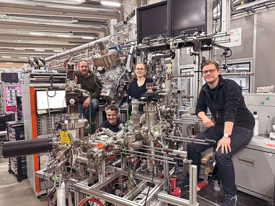 Ion bombardment creates quantum switches! From left: J. Buck, K. Rossnagel, A. Niggas and R. Wilhelm from TU Wien at the Asphere III setup at DESY in Hamburg.(Picture: TU Vienna)