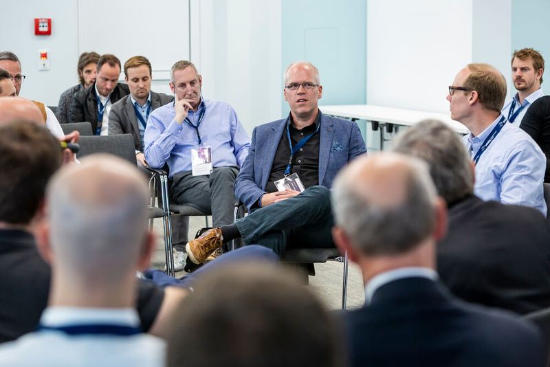 Mitte: Lars Nielsen (Hoffman Group) (Bild: Bausewein/VCG)