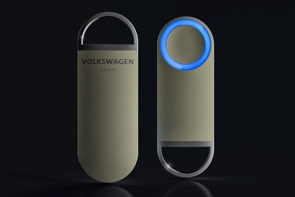 Das innovative Bedienelement mit einem Knopf zum Drücken und einem Ring mit farbigen Signalen. (Volkswagen)