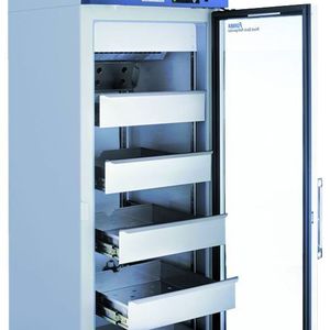 2 Die Forma-Laborkühlschränke und -tiefkühlschränke von Thermo Fisher Scientific sind mit anwenderfreundlichen Mikroprozessorsteuerungen und Temperaturschreibern ausgestattet, die eine umfangreiche Steuerung und Überwachung der Lagerbedingungen und Geräteparameter erlauben.