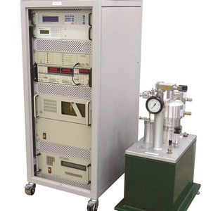 Abb. 2: Cryogenics supraleitende Magnete, nebst Elektronik und Labview Automation Control Software zur Systemsteuerung und Datenanalyse.