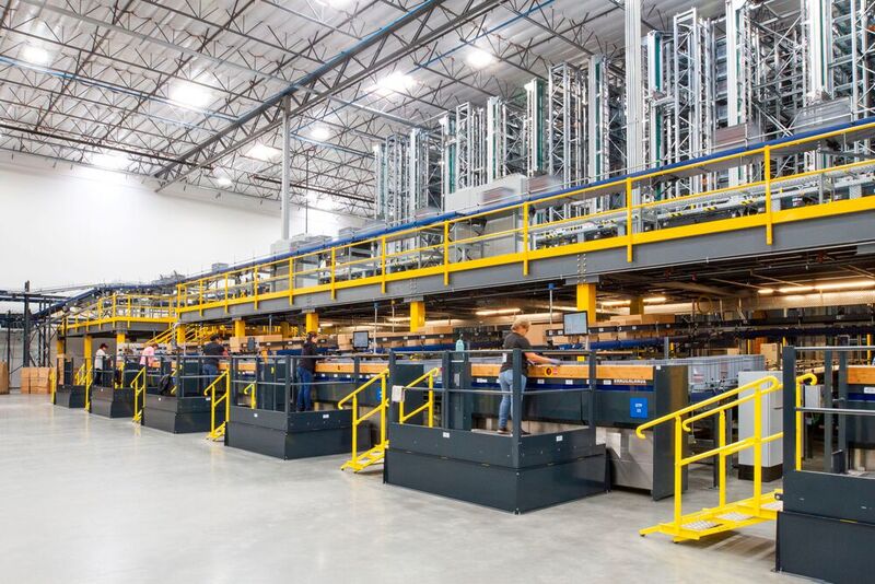 Das Distributionszentrum der VF Corporation in Ontario (Kalifornien/USA) verfügt über eine Lieferkapazität von 485.000 Einheiten täglich.