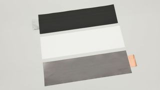 Elektroden und Seperator werden bei einigen Bateriezellen verklebt – was zu Problemen führen kann. (Bild: Volkswagen AG)