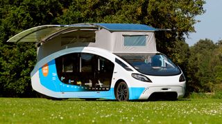 Der Camper Stella Vita fährt mit selbst produziertem Strom. (Bild:Bart van Overbeeke)