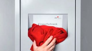 Im Mietservice der DBL werden auf Wunsch Systeme bereitgestellt, die eine konsequente Trennung von getragener und gepflegter Arbeitskleidung ermöglichen. (DBL)