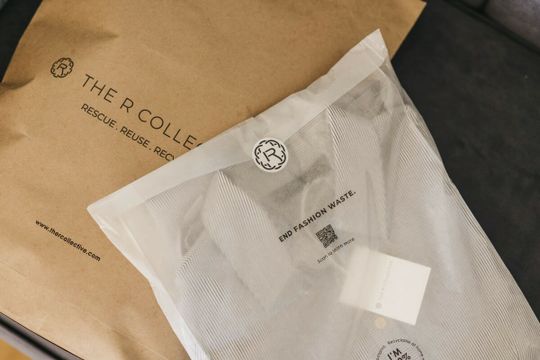 (Als Verpackung setzt R Collective kunststofffreie Kleidersäcke ein.  (Bild: Avery Dennison))