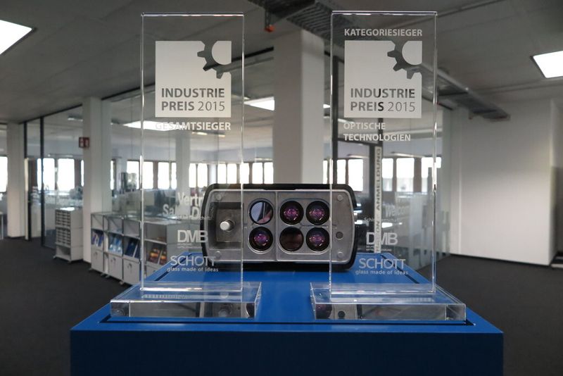 Marwis ist ein mobiler Straßenwetterinformations-Sensor, der zuverlässig und professionell Fahrbahnzustände und Umweltdaten erfasst. (Bild: Lufft)