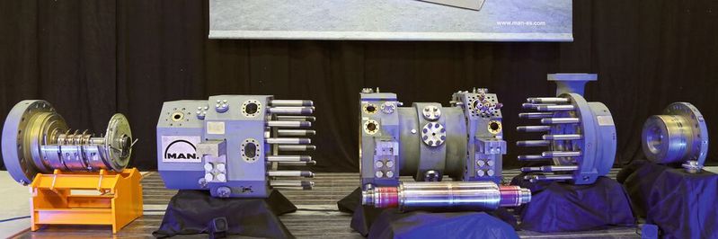 Die Komponenten eines HOFIM-Kompressors inklusive elektrischen Antrieb, der aufgrund seiner hohen Drücke und extrem hohen Volumenstroms CO2 komprimieren und entsprechend grosse Wärmepumpenleitsungen erzeugen kann auf sehr hohem Temperaturniveau. Die Komponenten eines HOFIM-Kompressors inklusive elektrischen Antrieb, der aufgrund seiner hohen Drücke und extrem hohen Volumenstroms CO2 komprimieren und entsprechend grosse Wärmepumpenleitsungen erzeugen kann auf sehr hohem Temperaturniveau.