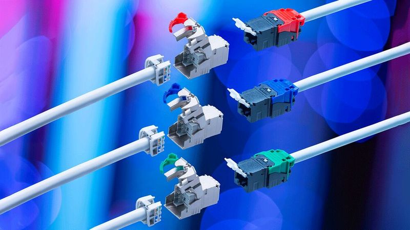 Die modernisierten RJ45-Module von R&M: Durch harmonisierte Bauformen entfallen zusätzliche Adapter für die Befestigung in Netzwerkdosen und Rangierfeldern.(Bild:  R&M (Reichle & De-Massari AG))