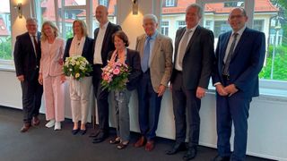 Schnappschuss beim Notar: Die Soehner-Gruppe ist künftig Teil von Iwis.  (Iwis)