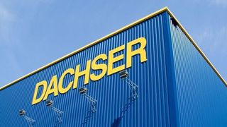 In dem neuen Zentrallager sollen bis zu 100 speziell geschulte Logistikfachleute arbeiten. Bild: Dachser (Archiv: Vogel Business Media)