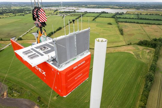 Die Nordex Group, bekannt für ihre Windkraftanlagen, hat sich über zwei Milliarden Euro gesichert, um die bestehenden Aufträge sicher erledigen zu können. Hier mehr dazu ...(Bild:  Ulrich Mertens, Atelier für Kunst und Fotografie /  Nordex)