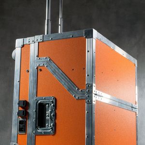 Wie ein größerer Trolley zu transportieren: Das mobile Drucksystem Printolux FB-20/400-Stone.(Bild:  Printolux GmbH)