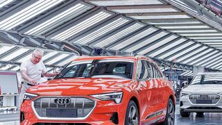 Audi ne produit également que le véhicule électrique E-Tron dans son usine de Bruxelles - en termes de groupe cible et de prix de vente, cependant, il ne peut pas être comparé à l'approche ID.