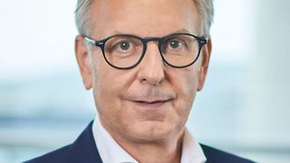 Stefan Buchner, Vorstandsmitglied der Daimler Truck AG und Leiter Mercedes-Benz Lkw, geht nach rund 35 Jahren bei Daimler in den Ruhestand. (Bild: Daimler Truck AG)