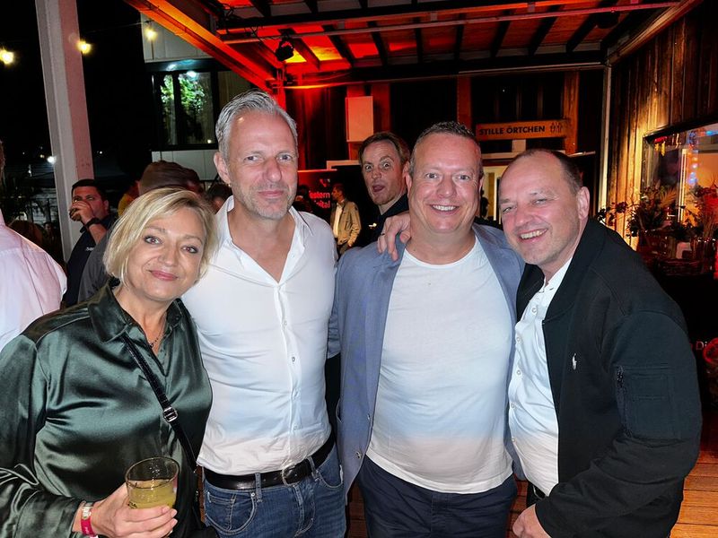 (v. l.) Kristina Stolze und Björn Siewert (S&K) mit Ralf Schweitzer (GSD) und Sven Buchheim (bluechip). (Bild: Vogel IT-Medien)