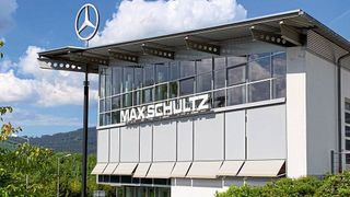Außen Mercedes, innen Maxus. Zumindest ein bisschen. Mit der Autohausgruppe Max Schultz hat ein weiterer Mercedes-Partner das chinesische Trapo-Fabrikat Maxus aufgenommen. (Bild: Max Schultz)