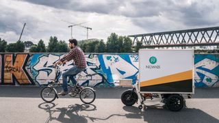Mit diesem elektrisch betriebenen Trailer will das Start-up Nüwiel den Last-Mile- Transport schwerer Waren erleichtern. (Nüwiel)