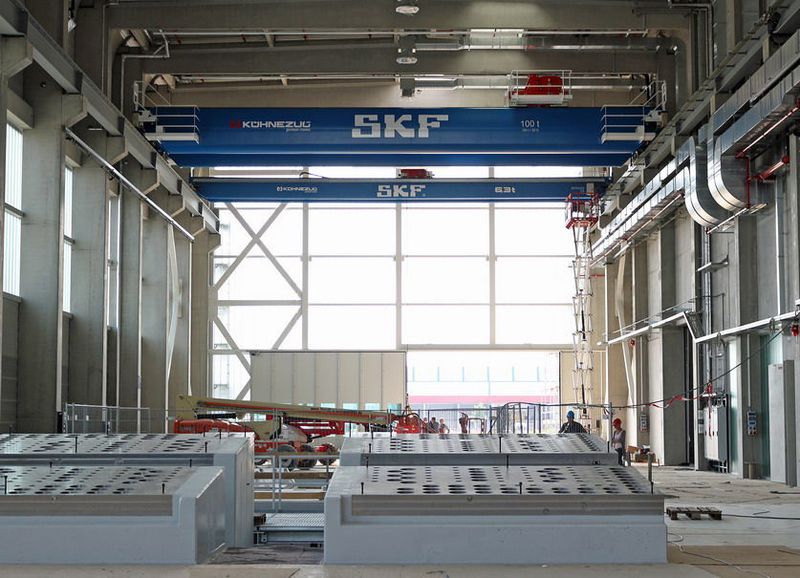 Fertig für den nächsten Schritt: Im Vordergrund die Sockel für den größeren der beiden neuen Prüfstände,... (SKF)