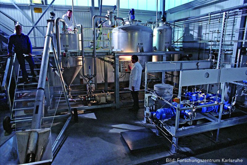 BTL-Anlage (Biomass to Liquid) zur Herstellung von Kraftstoffen aus ungenutzten Biomassen.  (Bild: Forschungszentrum Karlsruhe)